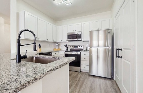 Goose Creek Condo | Sunny 2BR Pool View in Pet Friendly Resort w/Pool Access