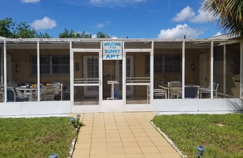 Warm Mineral Springs Apartment | Sunny Apartments a block from Warm Mineral Springs. Unit 3