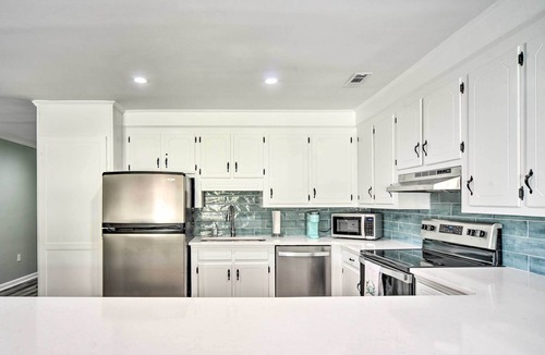 Edisto Island Cottage | Sunny Edisto Island Duplex - Half Mile to Beach!