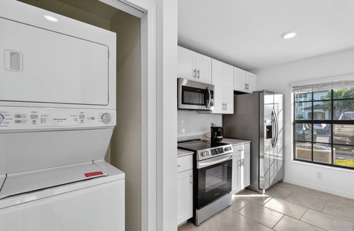 Port Charlotte Apartment | Sunny Escape | Fresh, Modern Townhome Near Beaches