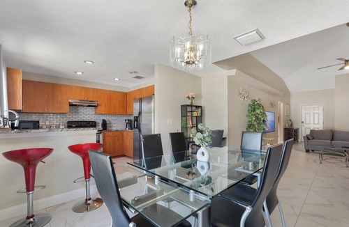 Pinellas Park House | Sunny Stay Near St. Pete Beaches