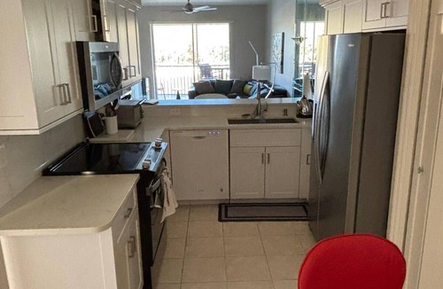 Naples Heritage Condo | Sunny Winter: Golf, Tennis/Pickleball and Dining