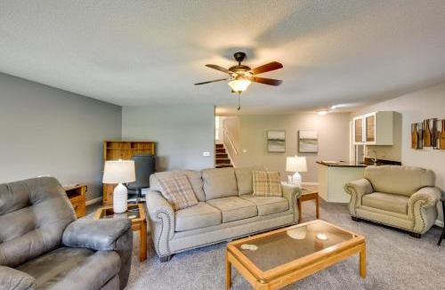 Salem House | Sunroom & Deck! Golf Retreat in Keowee Key