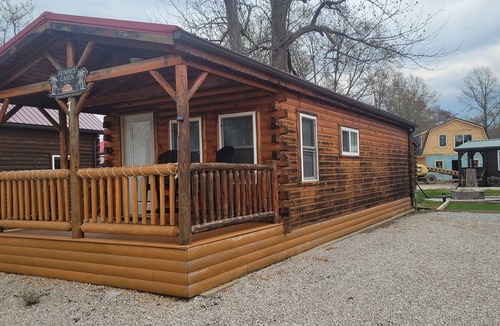 Ashtabula Cabin | Sunset Cabin #7
