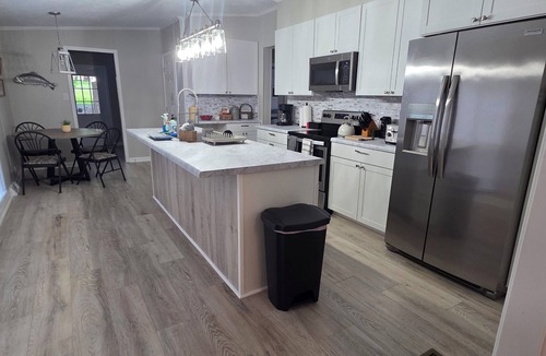 Fair Play House | Sunset Cove - Lake Hartwell Lakefront Escape - KAYAKS AVAILABLE - Fire Pit