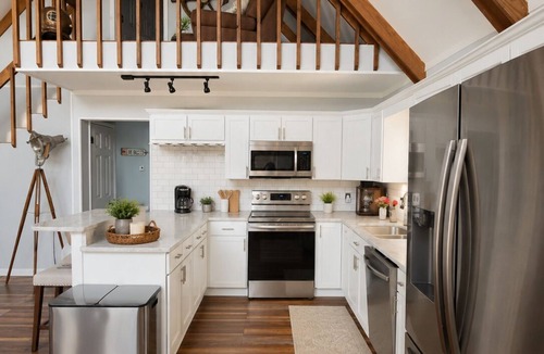 The Point House | Sunset Hammock Oasis on The Point 2-Min Walk to Beach & Sunsets Emerald Isle