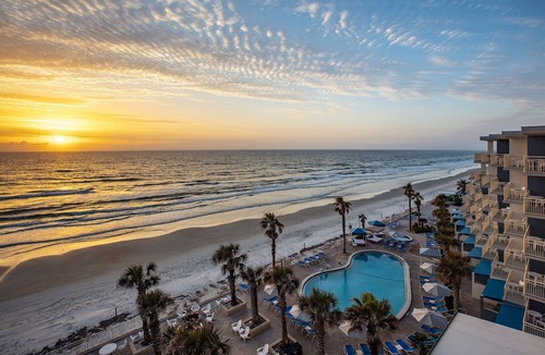 Daytona Beach Shores Hotel | Sunset King Balc | The Shores | Sunset balcony, firepits, s’mores