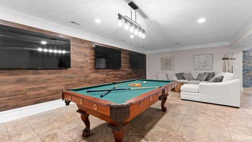 Troutman House | Sunset Pointe by AvantStay