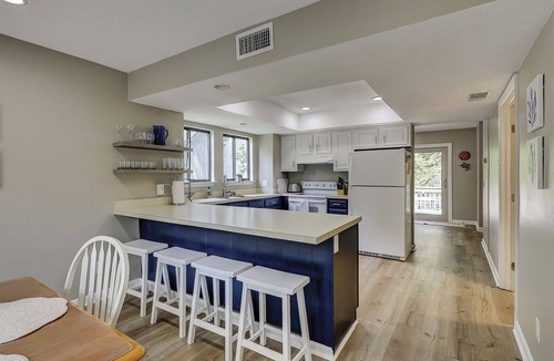 Lawton Woods House | Sunset Rentals | 8 Rice Lane | Dog Friendly