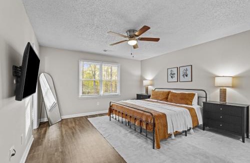 Watkinsville House | Sunwoven Townhouse half a mile to downtown! townhouse