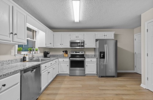 Watkinsville Villa | Sunwoven Townhouse half a mile to downtown!