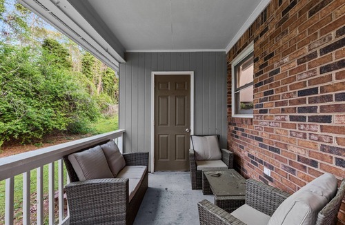 Watkinsville Villa | Sunwoven Townhouse half a mile to downtown!