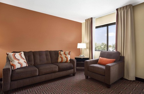 Carbondale Hotel | Super 8 by Wyndham Carbondale