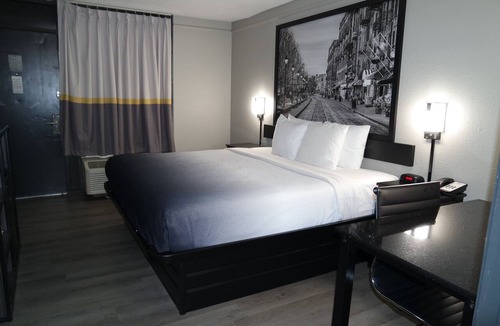 Fleming Hotel | Super 8 by Wyndham Savannah