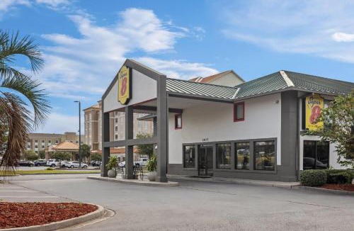 Valdosta Hotel | Super 8 by Wyndham Valdosta GA I-75