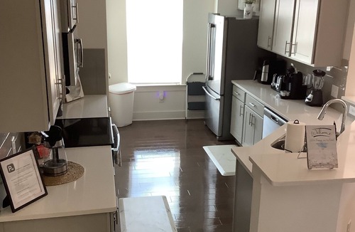 Auburn House | Superb 2-bedroom townhome Modern, Spacious and Charming in Auburn!