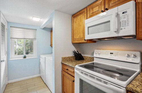 Hilton Head Island Villa | Surf Court 15 - Beautiful Townhouse - 1 block to the Beach