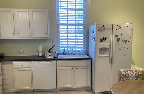 Midtown House | Sweet Bungalow 3.5 miles from the National-2 miles downtown