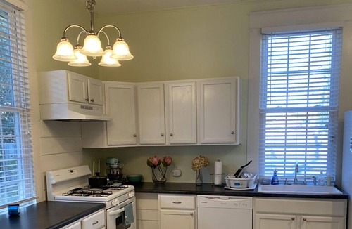 Midtown House | Sweet Bungalow 3.5 miles from the National-2 miles downtown