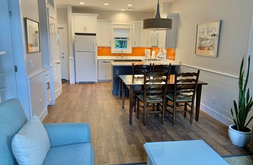 Beaufort House | Sweet cottage, Best Location, Close to Everything, River View