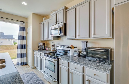 Murraysville House | ‘Sweet Dreamin’ Townhome ~ 7 Mi to Beach!
