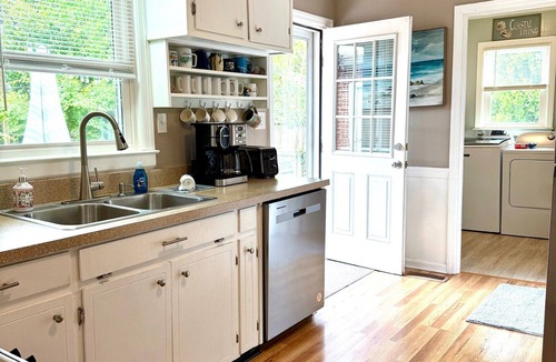 Wilmington House | Sweet Escape is 3 miles to Wrightsville Beach & 8 miles to Downtown Riverfront~