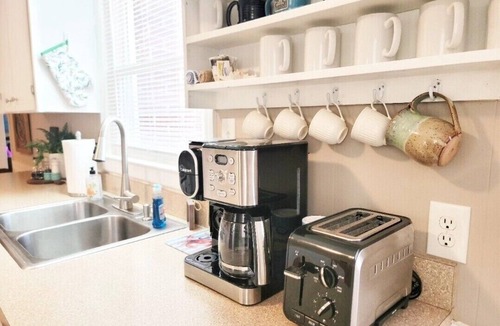 Wilmington House | Sweet Escape is 3 miles to Wrightsville Beach & 8 miles to Downtown Riverfront~