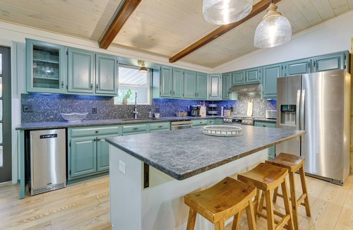 Hayesville House | 'Sweetwater Bluff' Home On The Hiawassee w/Views!