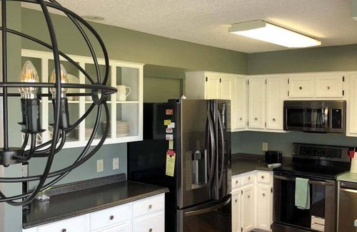 Holden Beach House | Tailslide Inn: Spacious 4-bedroom at Holden Beach, perfect for family getaways!