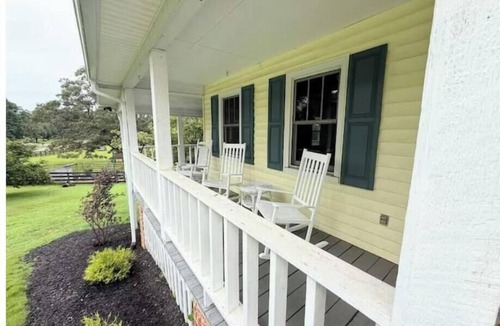 Gainesville House | Tall Tales Farmhouse Retreat