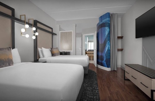 Secret Cove Hotel | Tapestry Park 2 Double Suite with Resort Pool &Gym