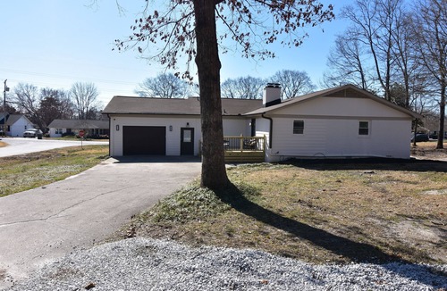 Taylors House | Taylors - 4BR home King Beds HI Speed WIFI Newly remodeled Open Floorplan