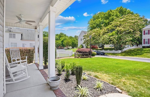 Charlotte House | Terrific 5-bedroom house in Charlotte with AC, WiFi, and entertainment for all!