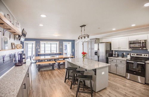 Chickamauga Lake House | The All Seasons Resort: Pool, Hot Tub, & Private Dock