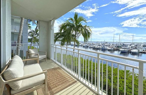 Stuart Condo | The Anchor Bay Retreat