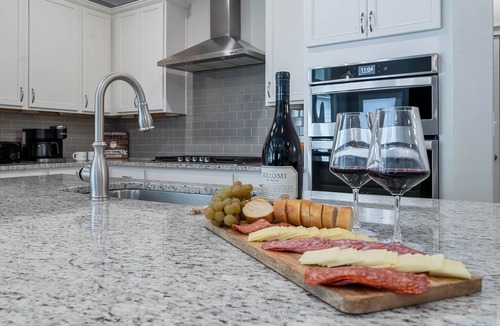 Athens House | The Athens Escape - Minutes from UGA! Go Dawgs!