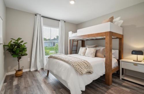 North Port House | The Balboa - Modern Luxury Getaway