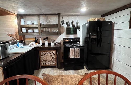 Metter House | The Barn at Canoochee Farms (23 miles from Statesboro and GSU)