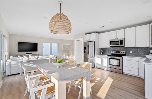 Lauderdale Beach House | The Beach Isles- Ft Lauderdale’s Newest Luxury Escape (Pool & Hot Tub)
