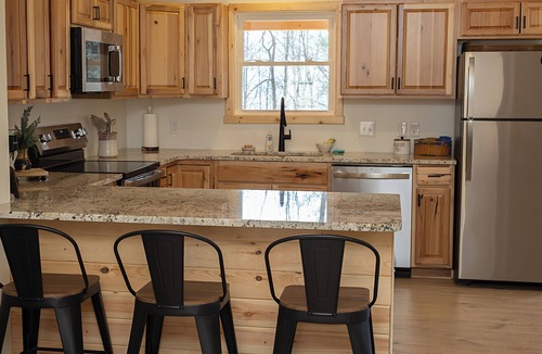 Stecoah House | The Bears Den, cozy 2 bedroom newly built home in the mountains.