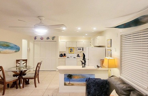 Raymonde Shores Cottage | The Blue Dolphin Beach Cottage - Bring your bathing suit and your pup!