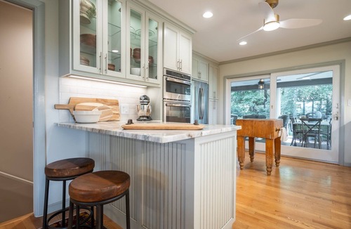 Highlands House | The Bodhi: Spacious 5-bedroom retreat in Highlands with wooded mountain views.