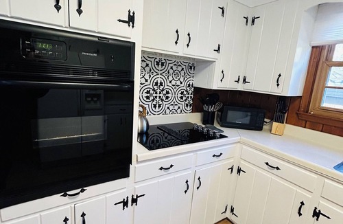 Aiken House | The Box Stall-Bruce's Field/Golf/Horse District