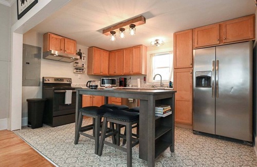 Athens Cottage | The Bulldog Farmhouse - 100+ Year old Home