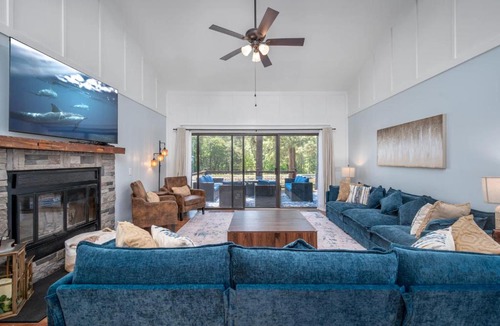 Olivia House | The Bungalow at Pebble Beach Canal Views with Hot Tub