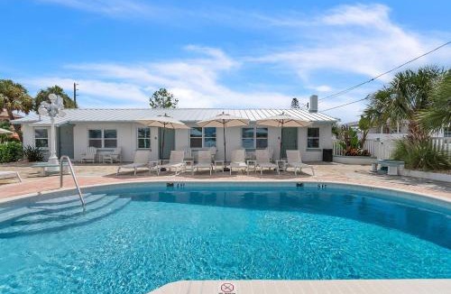 Treasure Island Hotel | The Bungalows