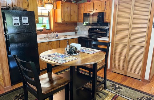 Fort White Cabin | The Cabin at Oakwood Acres in Fort White, newly renovated