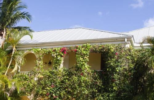 Vero Beach Hotel | The Caribbean Court Boutique Hotel