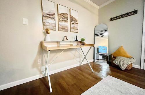 Waycross House | The Charming Location