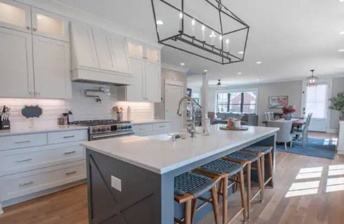 Athens House | The Classic Cottage-Walkable 5pts/UGA/Stadium